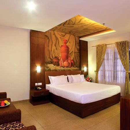Clay House Hotel Thrissur Buitenkant foto