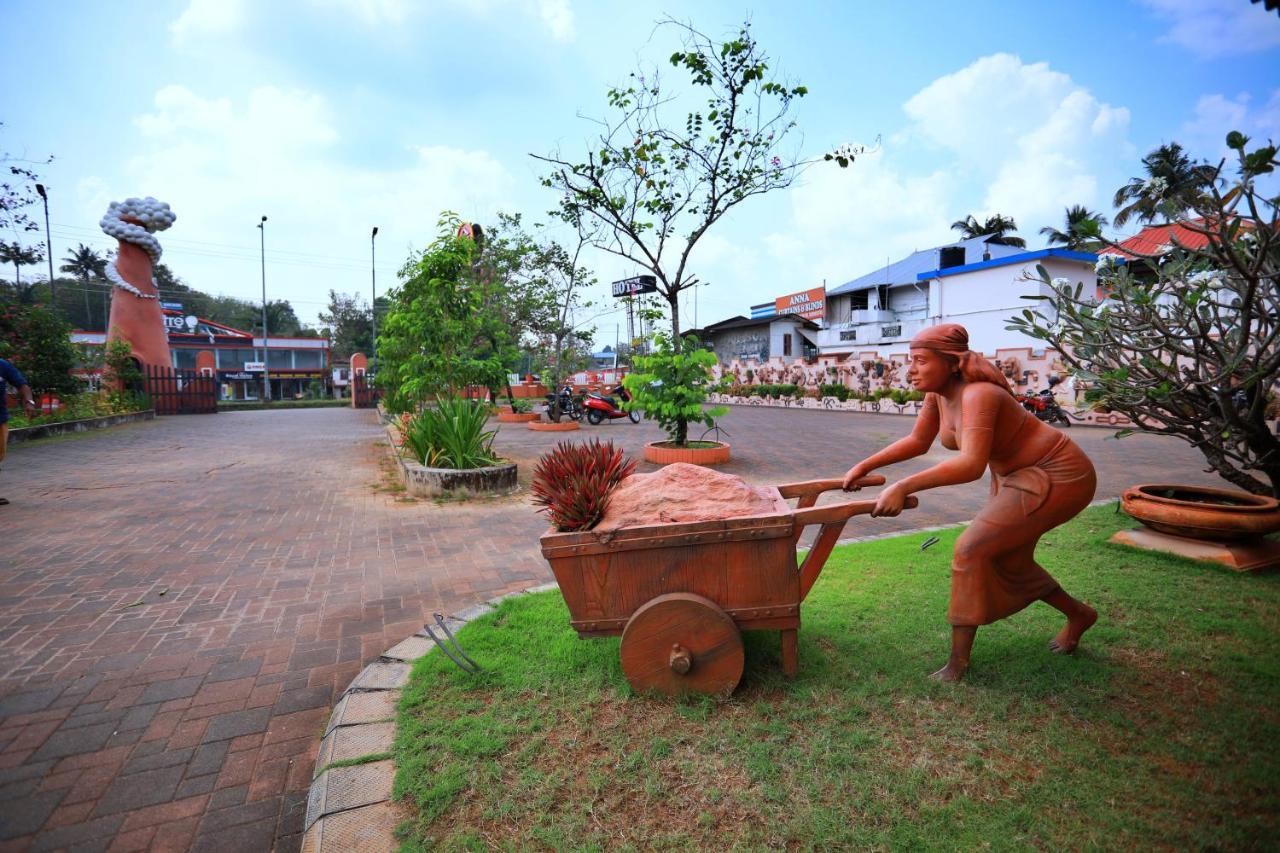 Clay House Hotel Thrissur Buitenkant foto