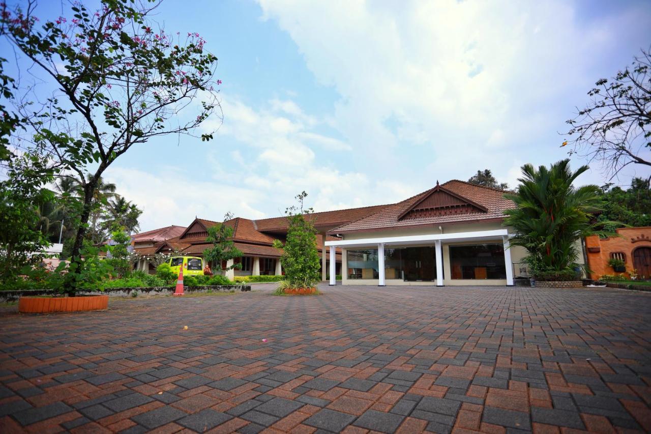 Clay House Hotel Thrissur Buitenkant foto