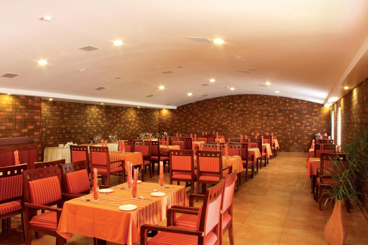 Clay House Hotel Thrissur Buitenkant foto
