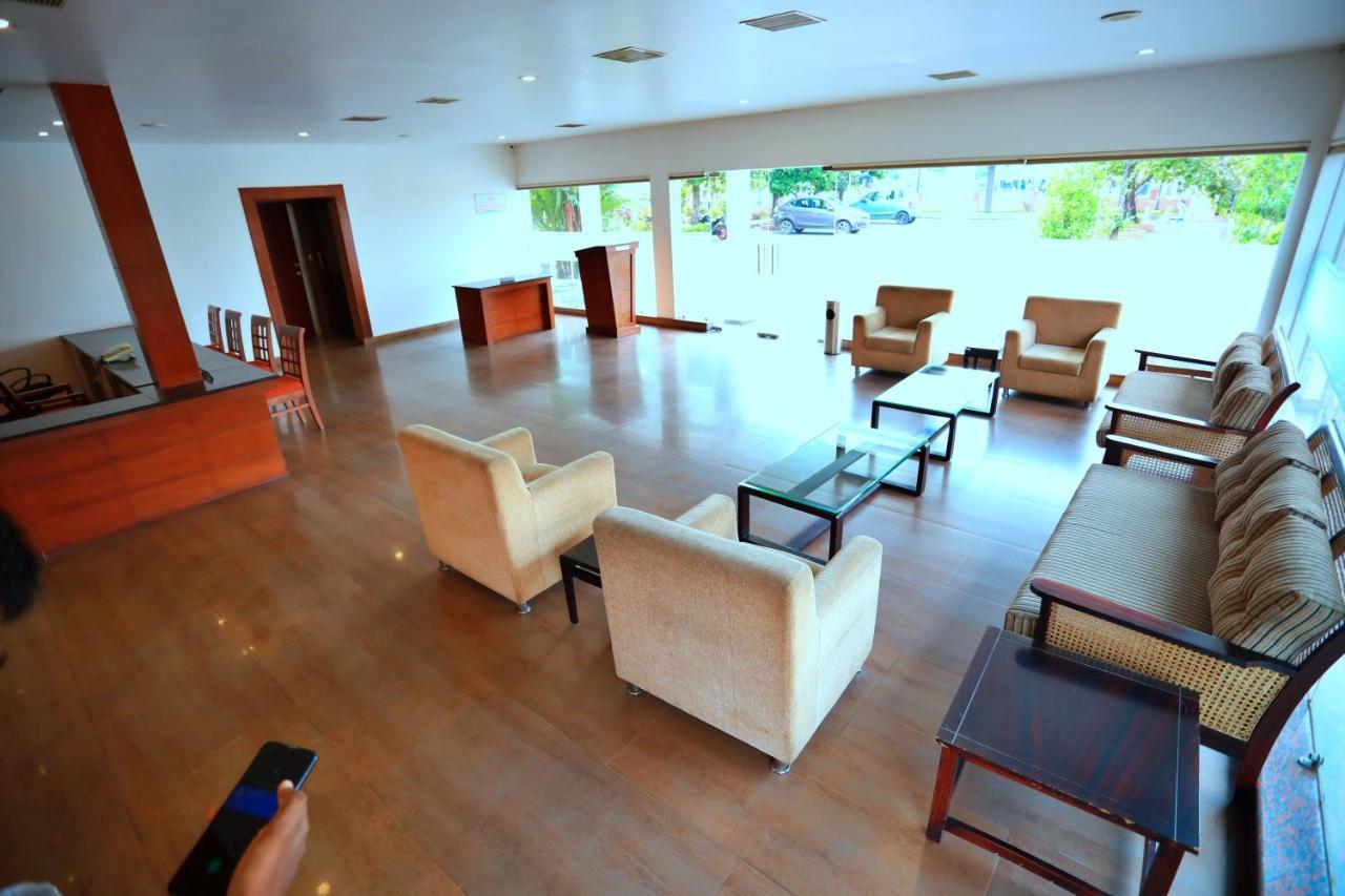 Clay House Hotel Thrissur Buitenkant foto