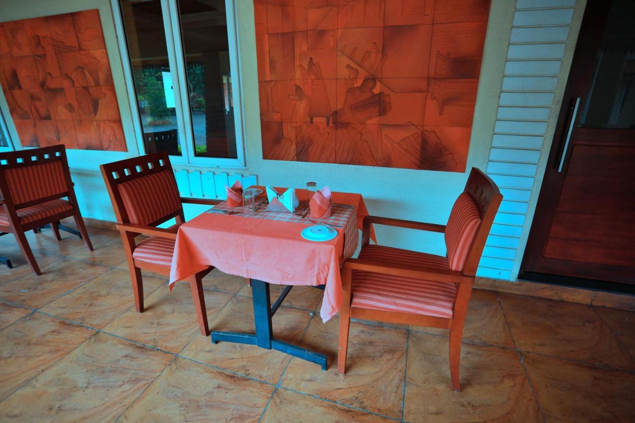 Clay House Hotel Thrissur Buitenkant foto