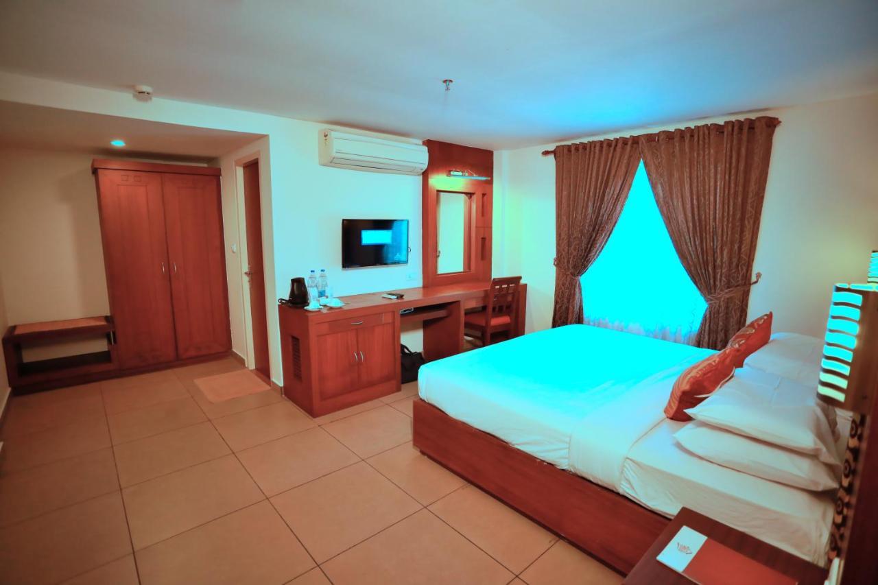 Clay House Hotel Thrissur Buitenkant foto