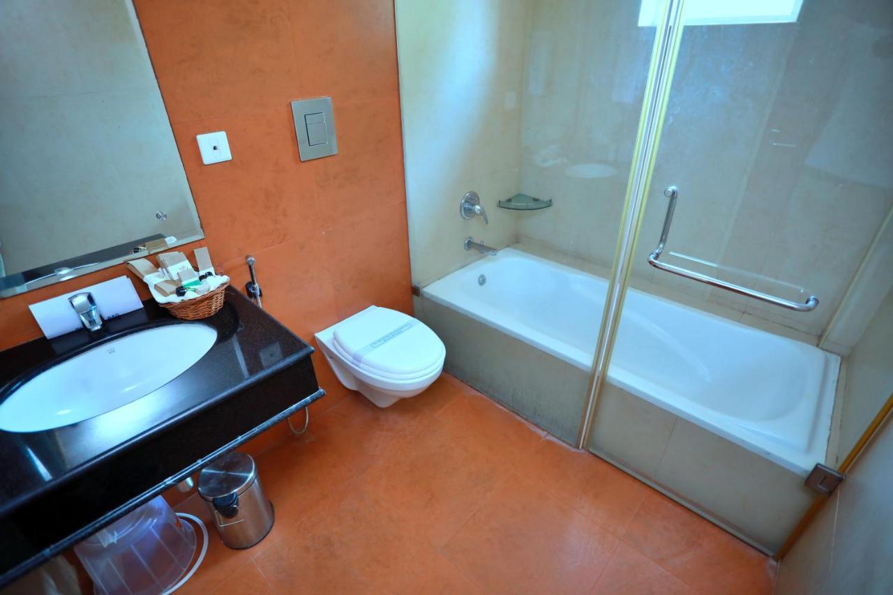 Clay House Hotel Thrissur Buitenkant foto